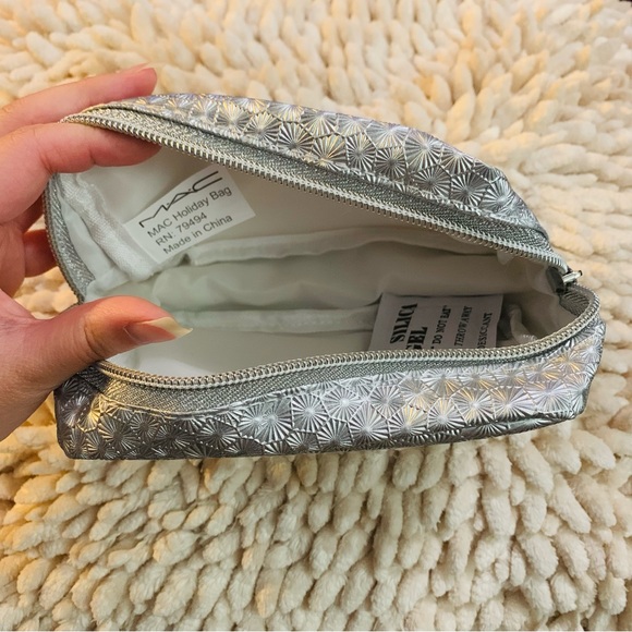 MAC Holiday 2023 Gift Cosmetic Pouch Silver - Picture 9 of 10